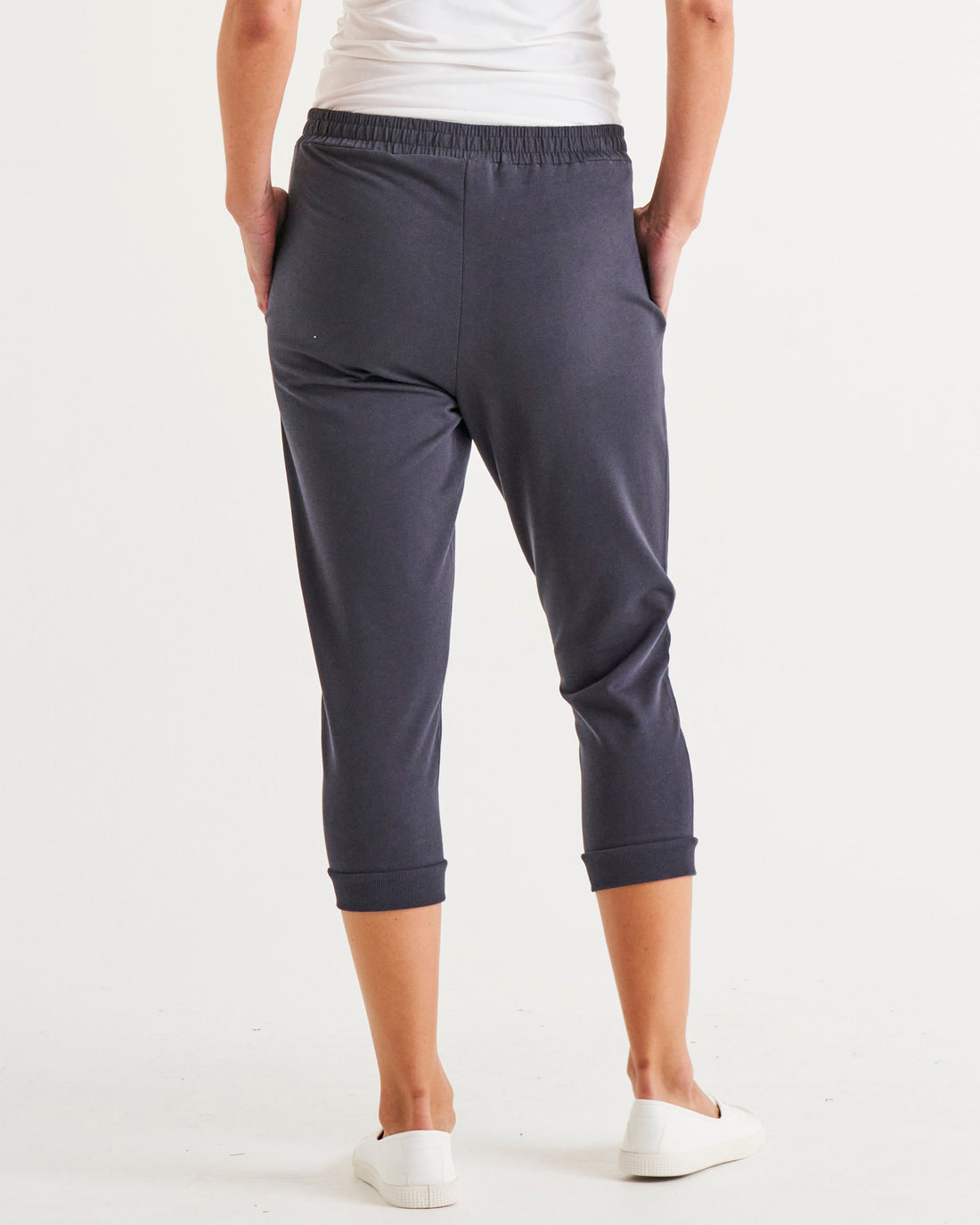 Tasha crop jogger coal
