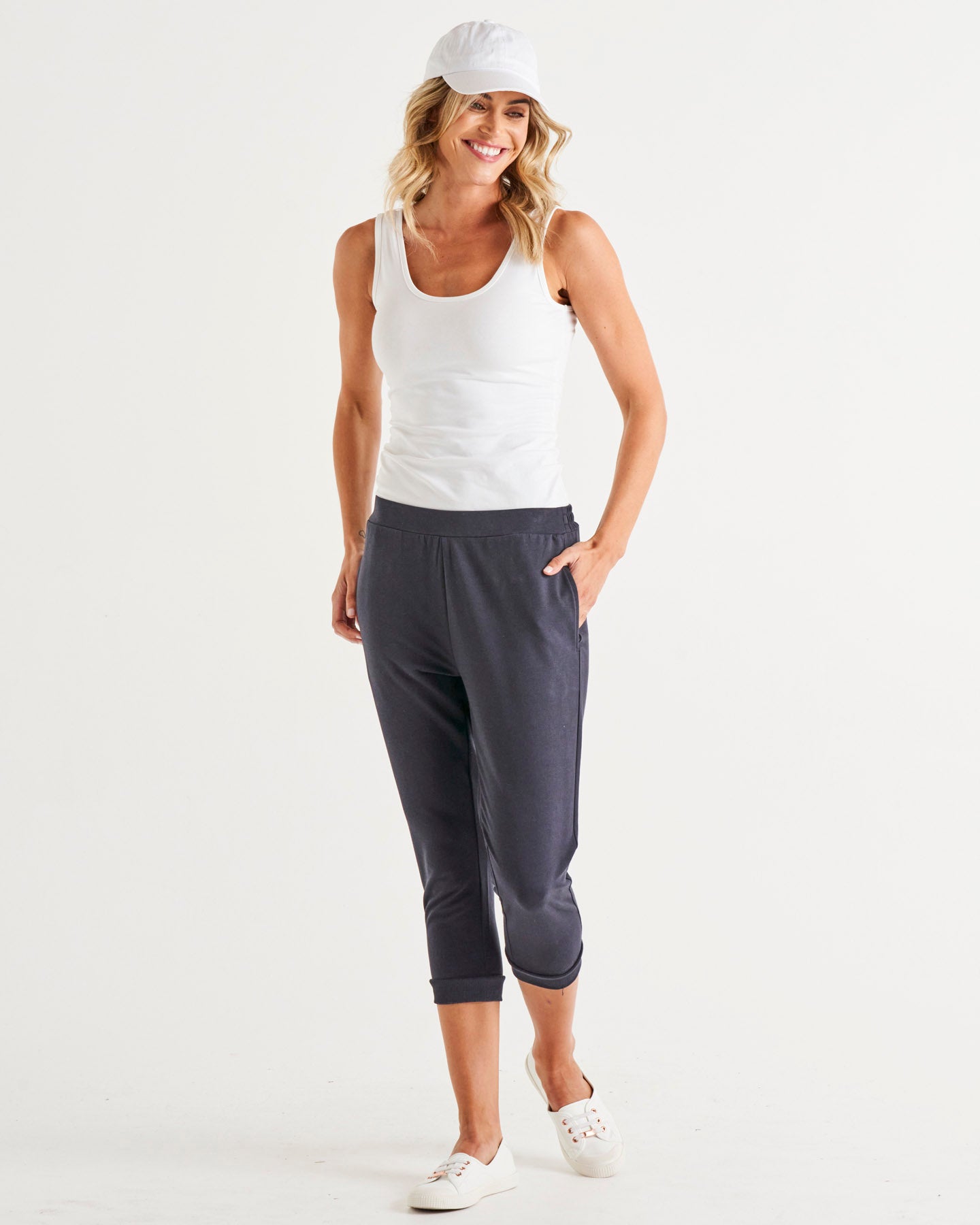 Tasha crop jogger coal