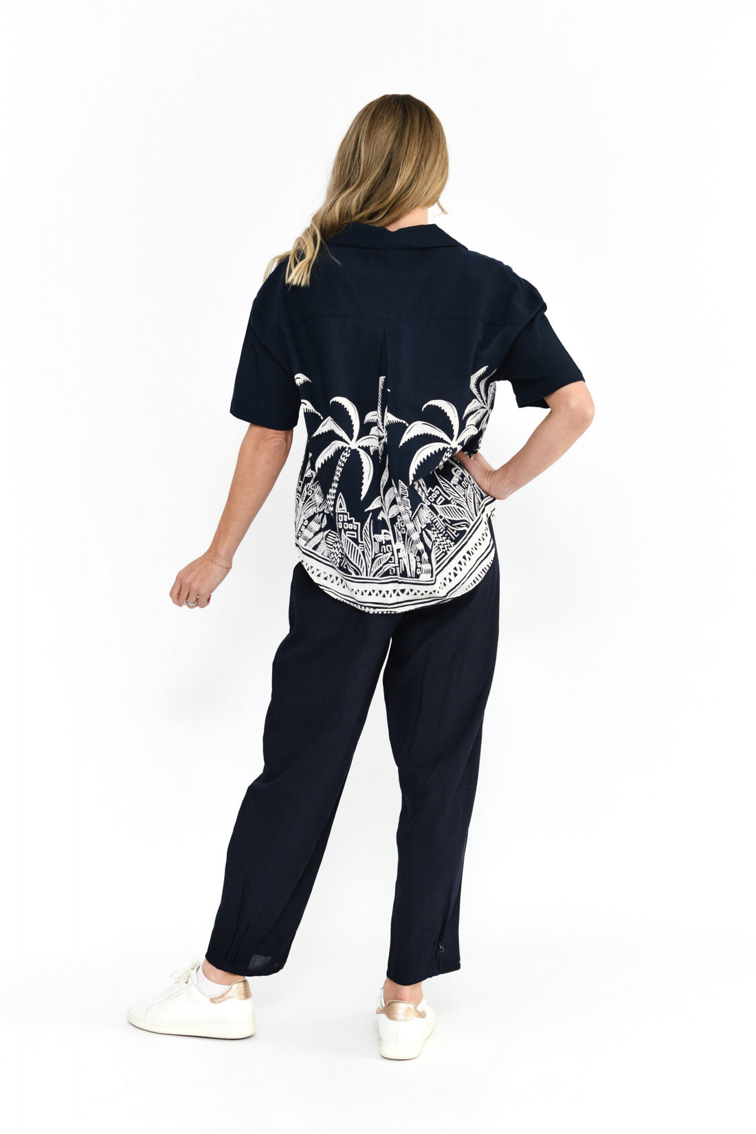 Margot Top navy mono border navy