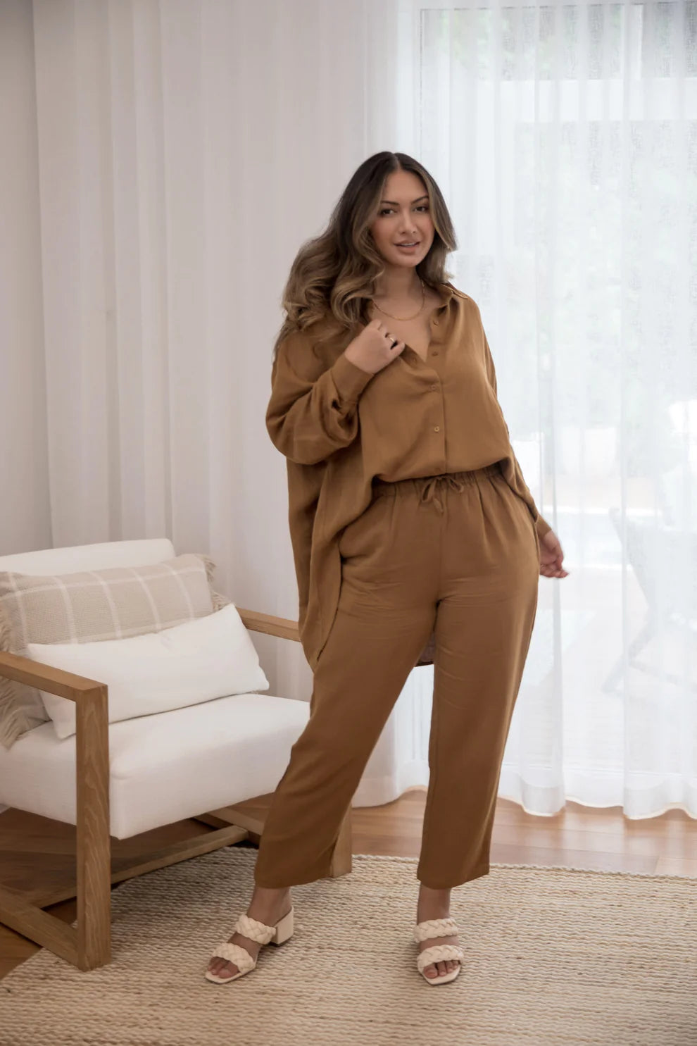 Olivia pant almond