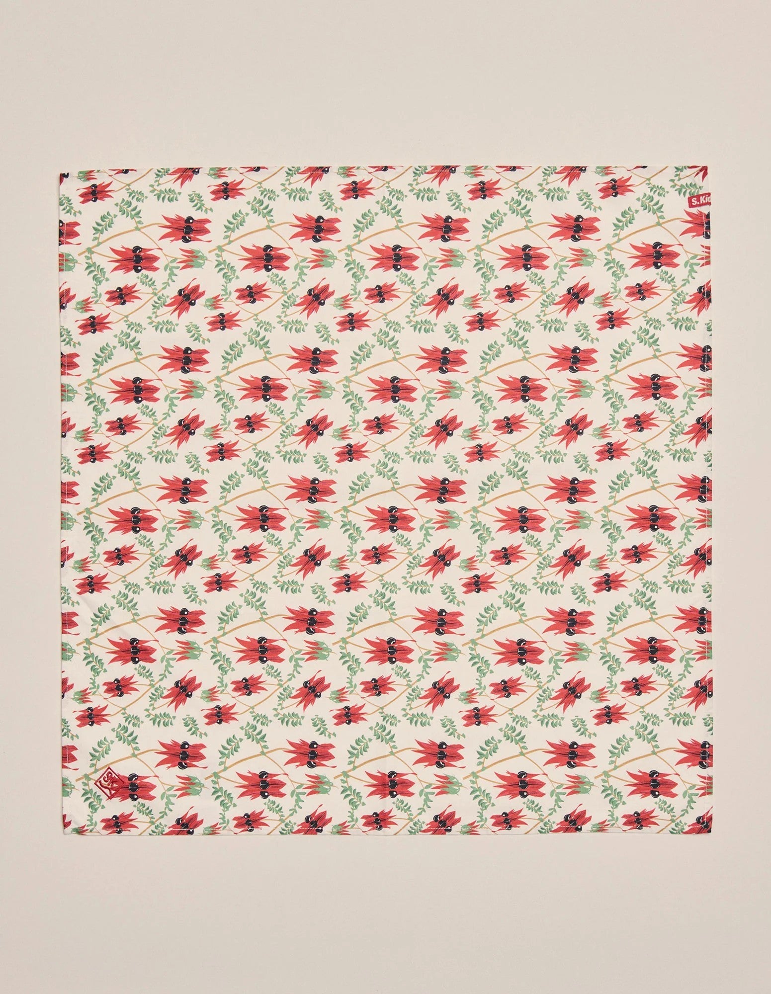 Parachina Bandana-red flowers