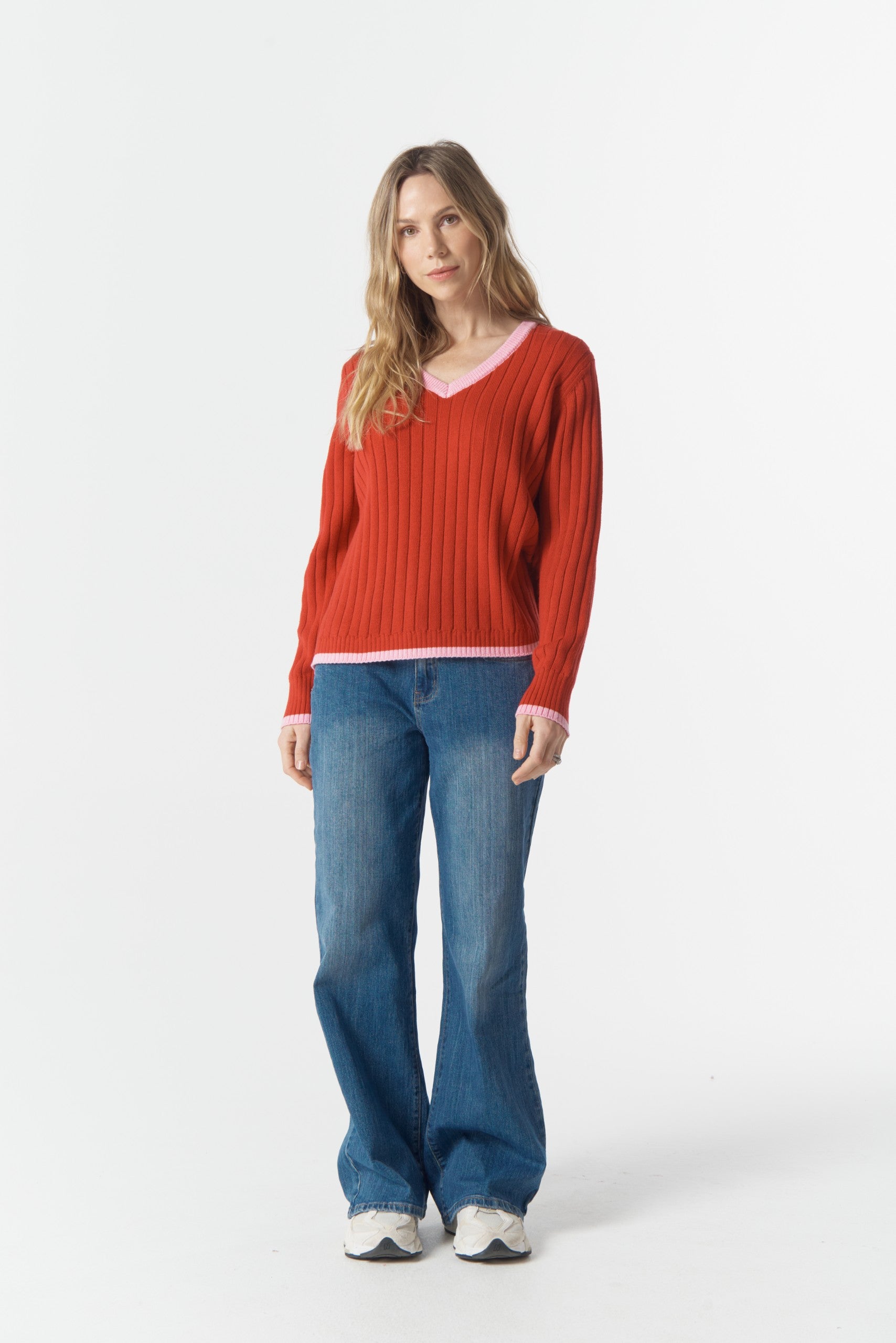 Glow V neck knit scarlet
