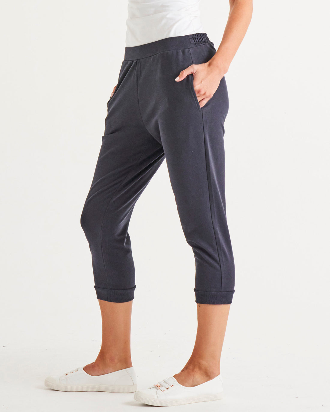 Tasha crop jogger coal