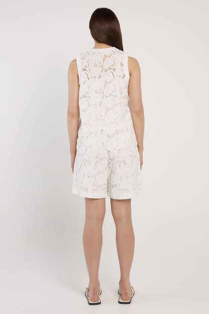 Worth It Short white