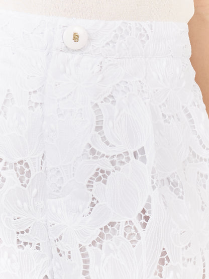 Worth It Short white