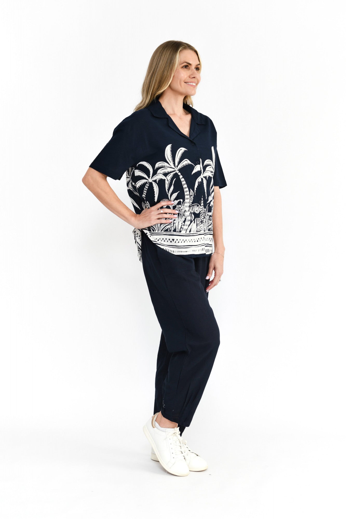 Margot Top navy mono border navy