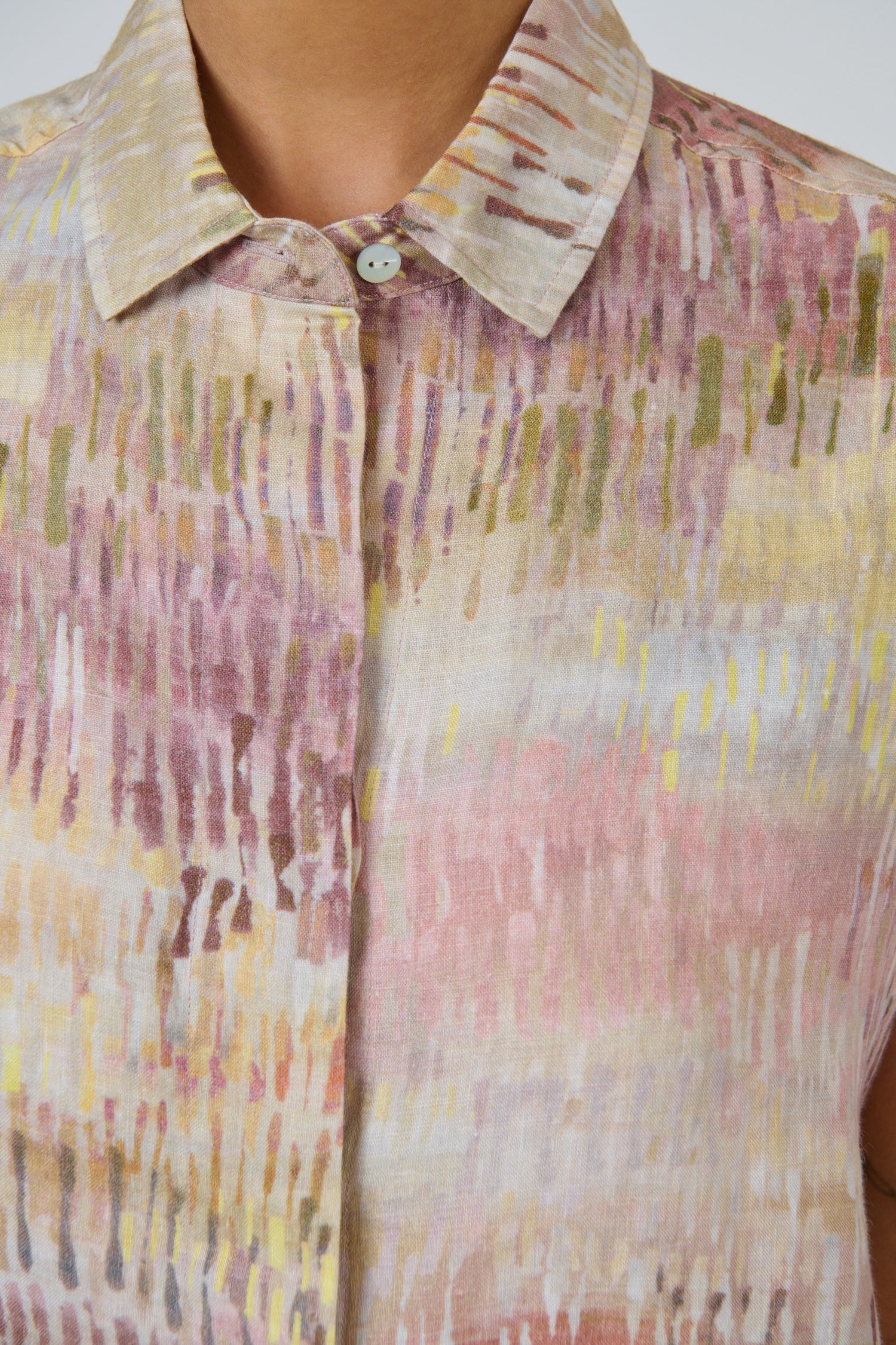 Mae Jardin linen top