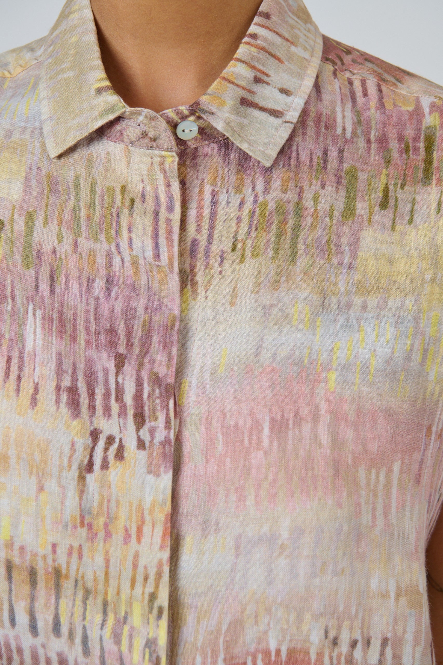 Mae Jardin linen top