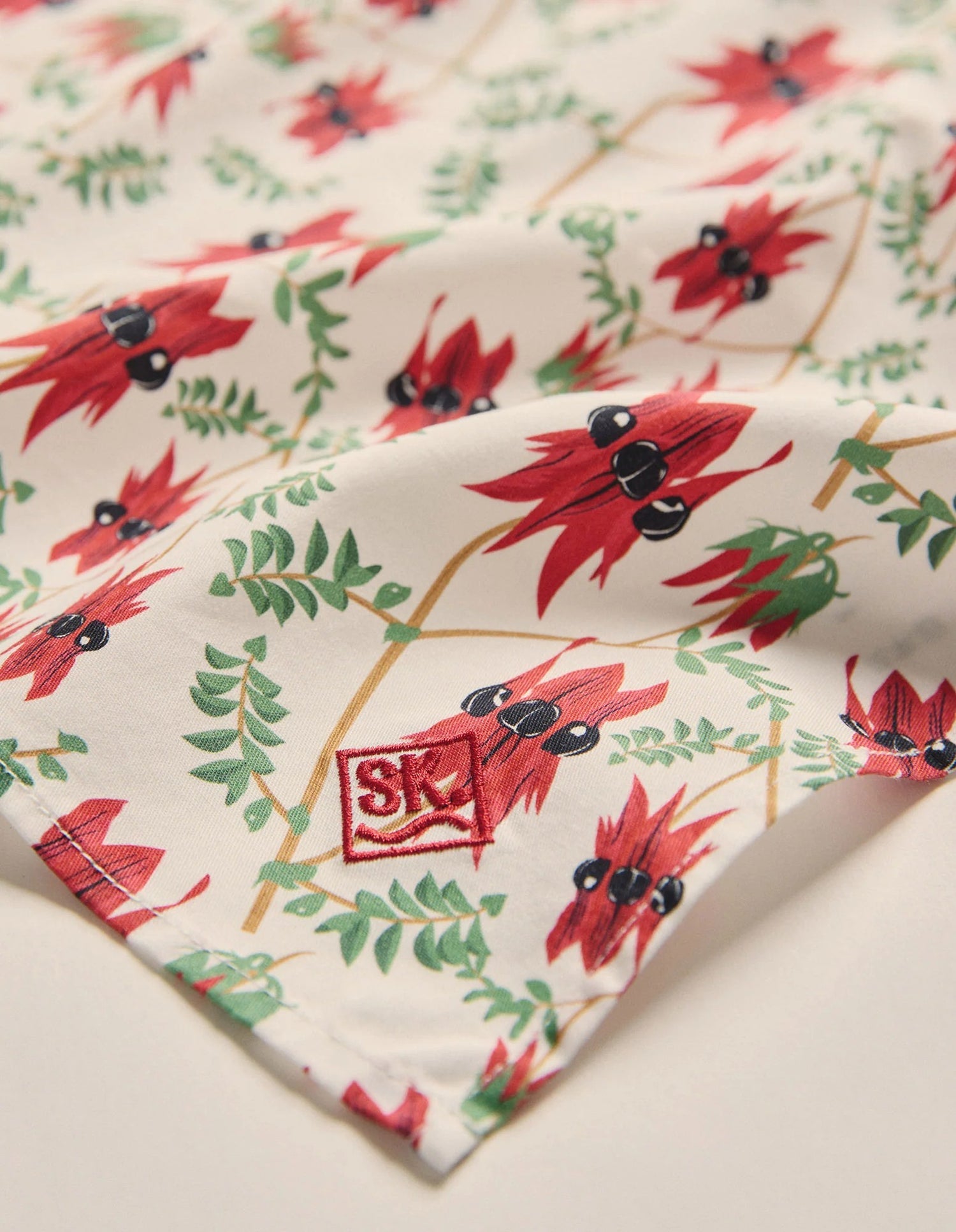 Parachina Bandana-red flowers