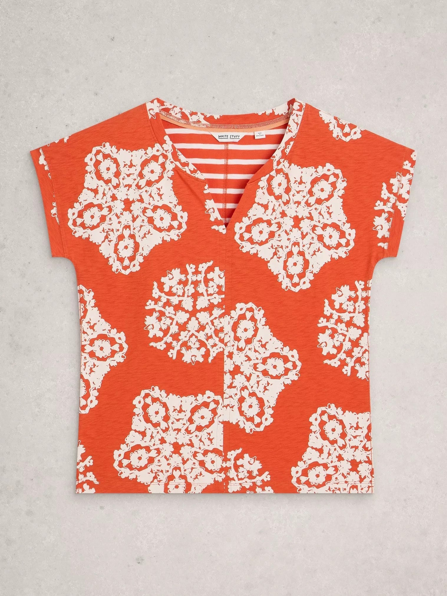 Nelly Notch Neck Tee Red pr