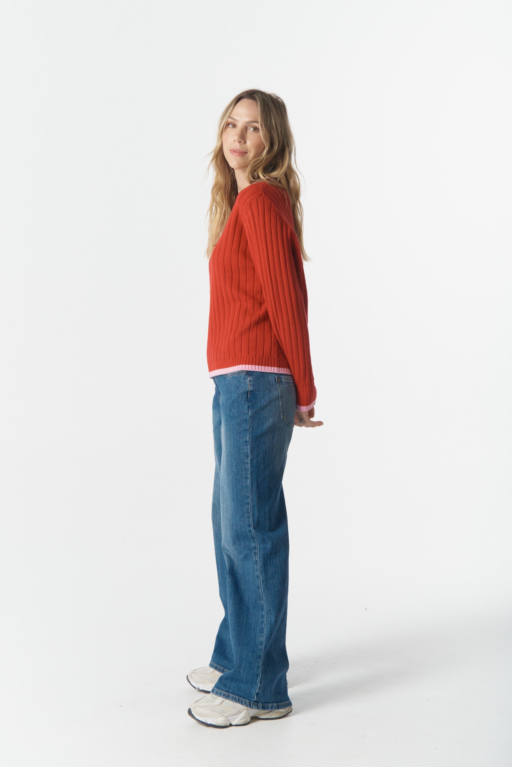 Glow V neck knit scarlet