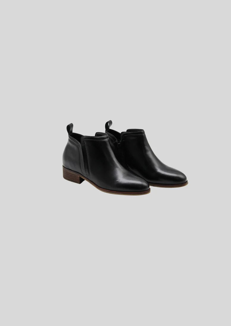 Sine ankle boot black